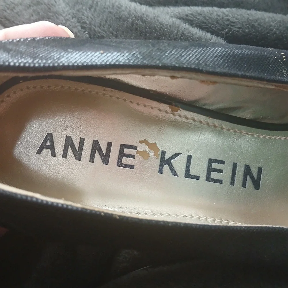 Anne Klein Maddyrose Pumps 9.5M Black Pointed Toe Kitten Heels Office Wear